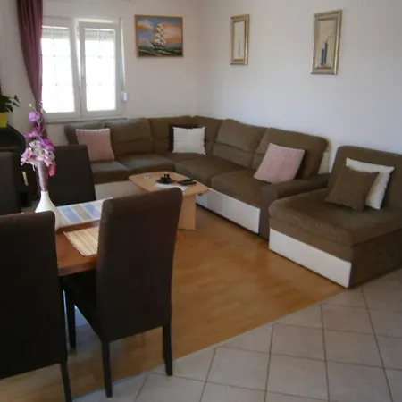 Appartement With Parking Space - 27710 Vodice